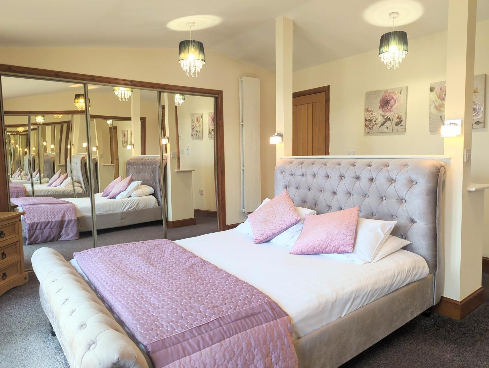 Torridon 1 With Private Hot Tub - Fife - Loch Leven - Lomond Hills- Pet Friendly Kelty Exterior foto