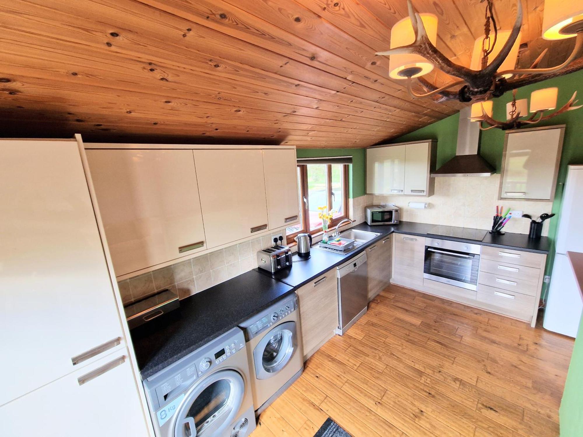 Torridon 1 With Private Hot Tub - Fife - Loch Leven - Lomond Hills- Pet Friendly Kelty Exterior foto