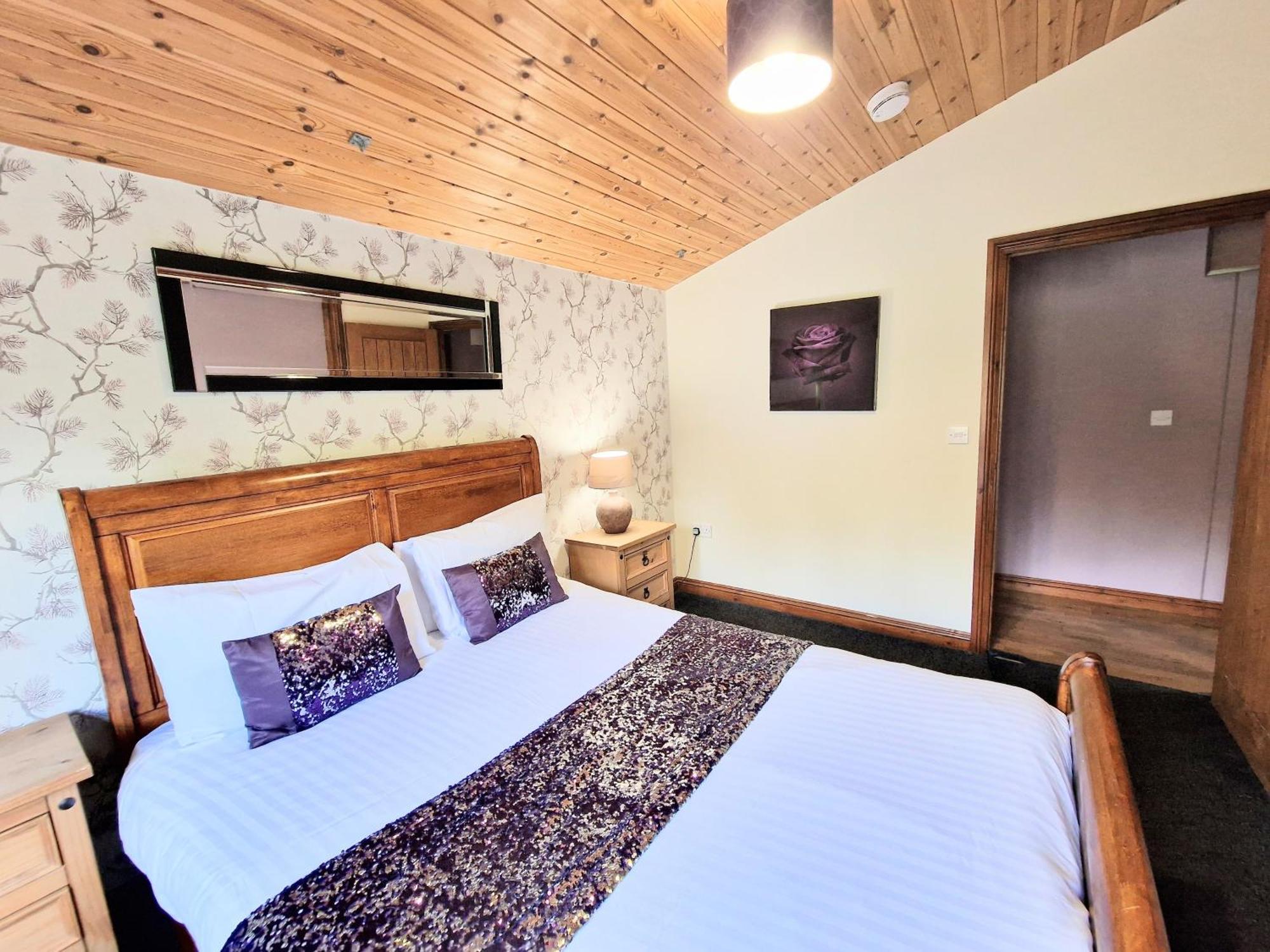 Torridon 1 With Private Hot Tub - Fife - Loch Leven - Lomond Hills- Pet Friendly Kelty Exterior foto