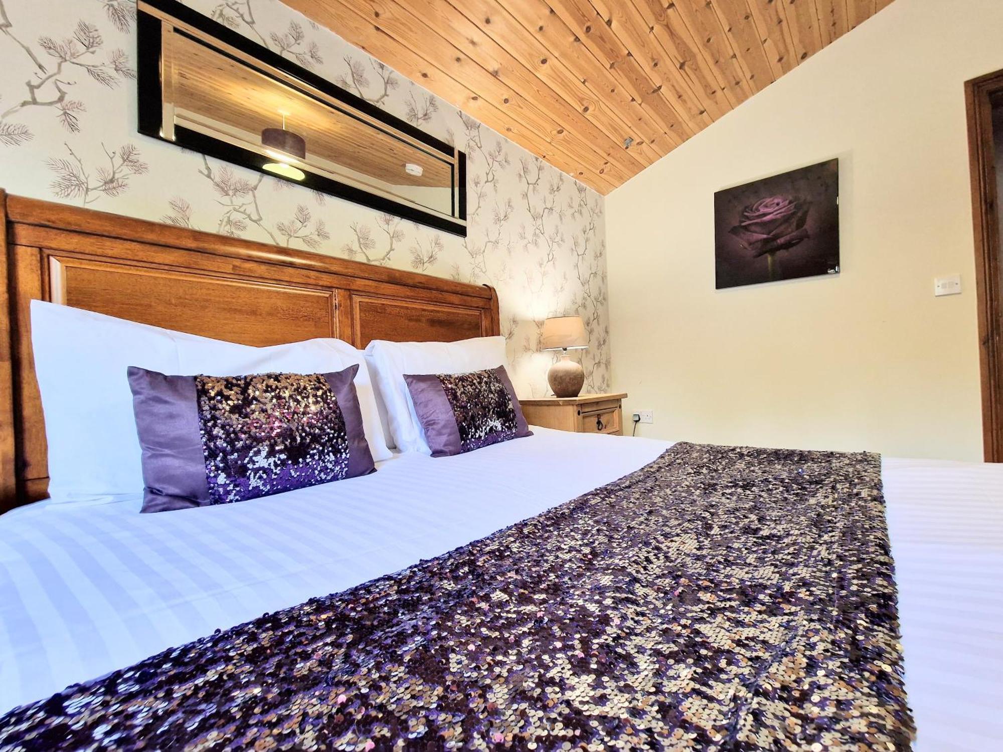 Torridon 1 With Private Hot Tub - Fife - Loch Leven - Lomond Hills- Pet Friendly Kelty Exterior foto
