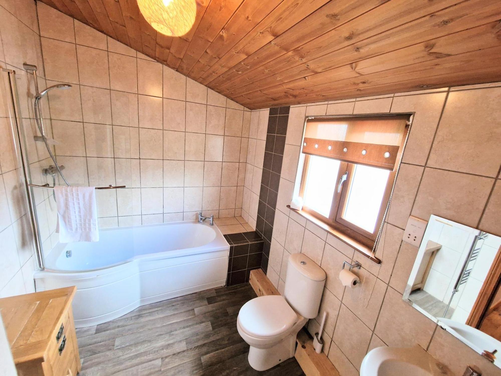 Torridon 1 With Private Hot Tub - Fife - Loch Leven - Lomond Hills- Pet Friendly Kelty Exterior foto